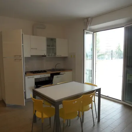 Il Laghetto Aparthotel *
