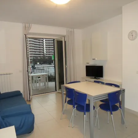 Il Laghetto Aparthotel *